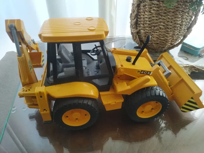 BRUDER - Escala 1:16 - JCB - Retroescavadeira 4CX