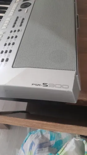 Vende se um teclado yamaha psr s900 bem conservado 