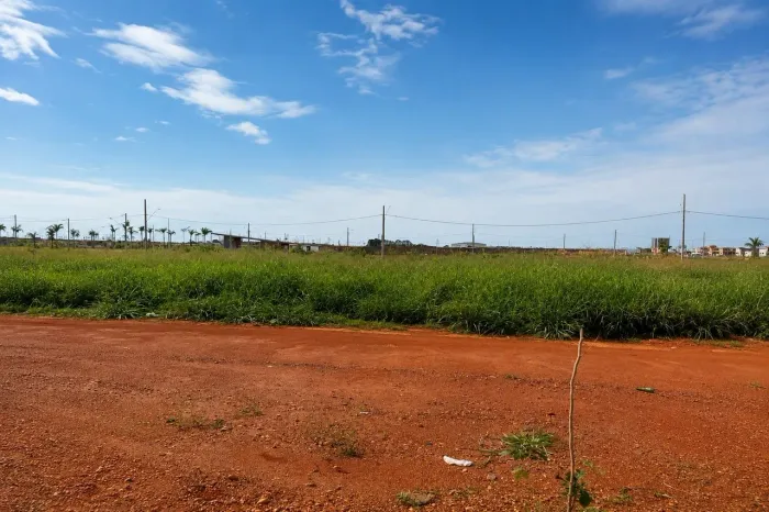 Terreno à venda no bairro Novo Mundo em Uberlândia