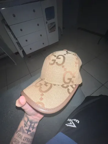 Boné gucci