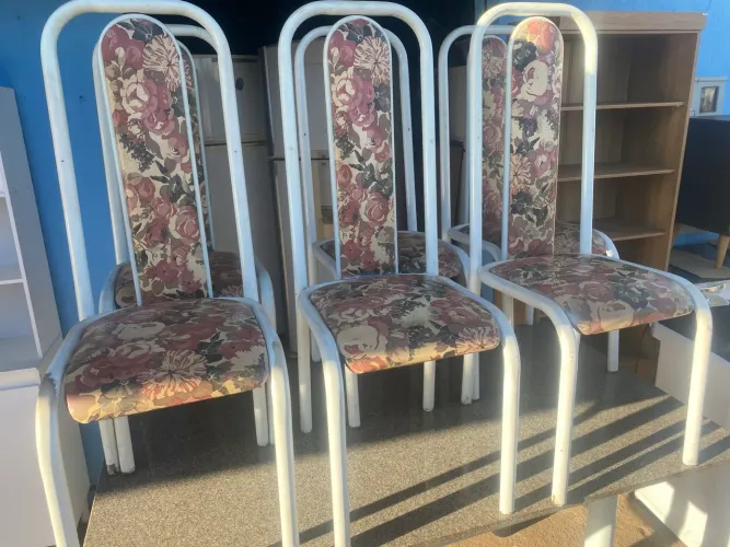 Mesa 6 cadeiras, entrego