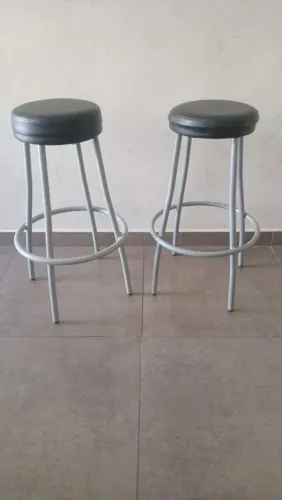 Banqueta em ótimo estado