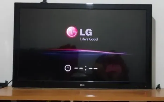 TV LG 42 POLEGADAS ( NÃO É SMART)