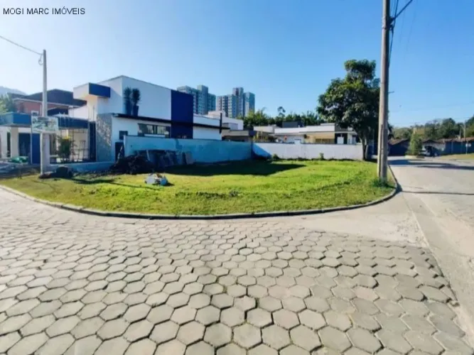 Terreno em condomínio à venda em Mogi das Cruzes-SP, no bairro Veredas, com 358m² de área!