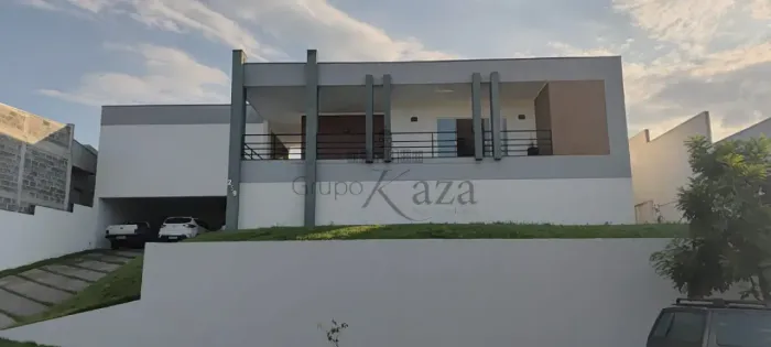 Oportunidade - Casa em Condomínio - Jacareí - Condomínio Terras de Santa Helena - 3 Suítes