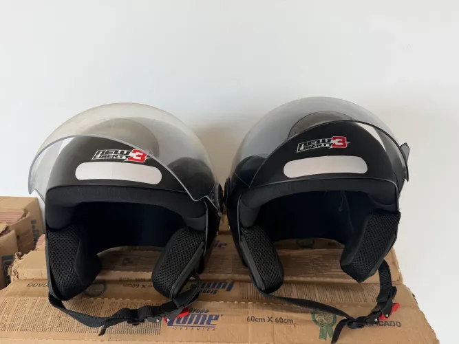 Vendo 2 Capacetes New Liberty