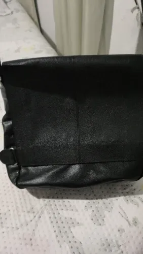 Vendo 2 bolsa de couro uma feminina outra Unix heim couro aceito cartao