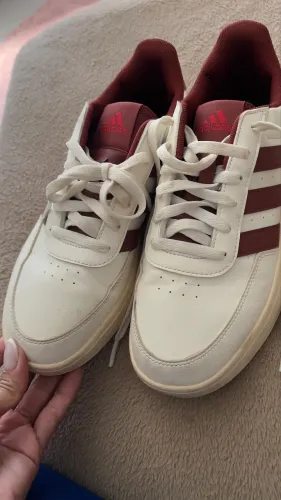 Tênis adidas