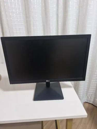 Monitor LG 20MK400H-B - usado mas em ótimo estado