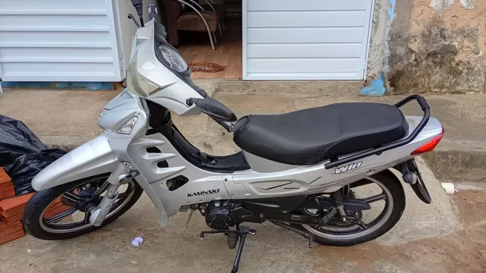 Vendo moto casinski Win 110 cilindradas licenciada 