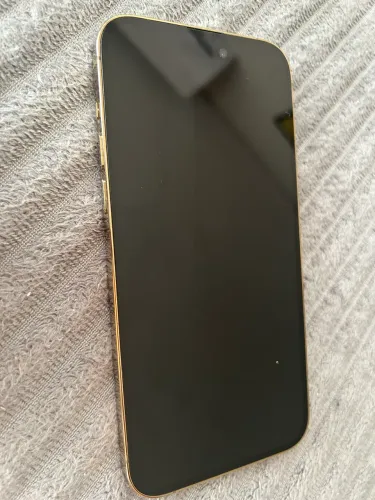 iPhone 14 Pro Max dourado