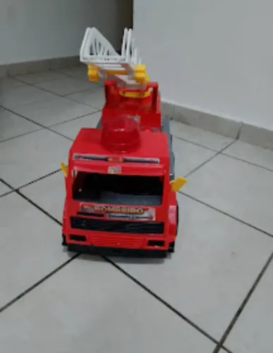 Caminhão de brinquedo