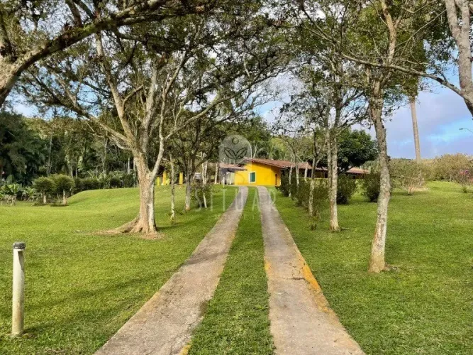 Sítio com excelente acesso e estrutura completa em meio à natureza -Juquitiba/SP