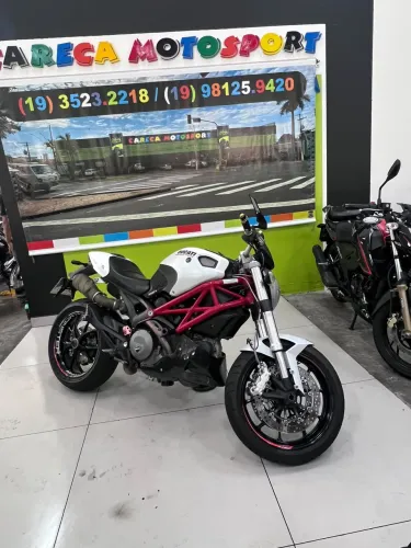 DUCATI MONSTER 796