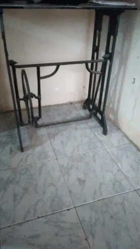 Costureira antiga