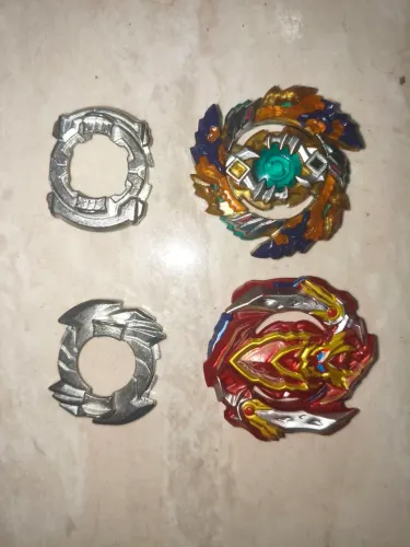 Beyblade turbo Aquiles e Turbo Fafnir sem disk