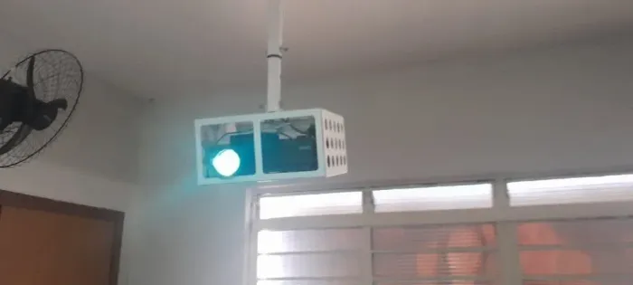 Suporte Para Projetor Tipo Gaiola Teto Anti-furto Regulagem Branco