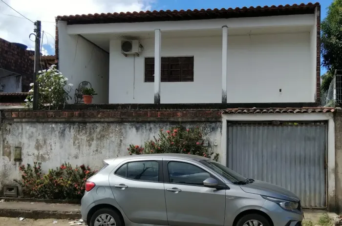 CASA A VENDA