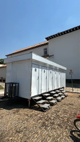 Trailer Banheiro de Luxo 12 Cabines 
