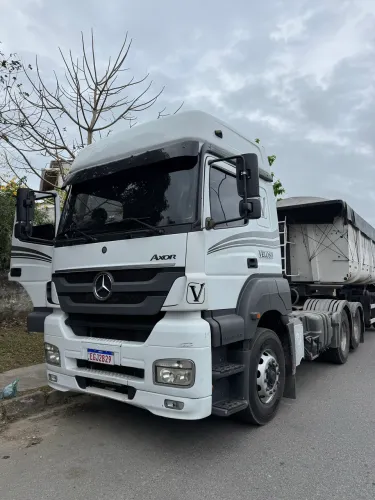 Caminhão Axor 2544 Mercedes Benz
