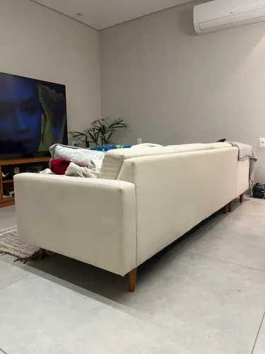 Sofá 4 lugares com chaise em linho