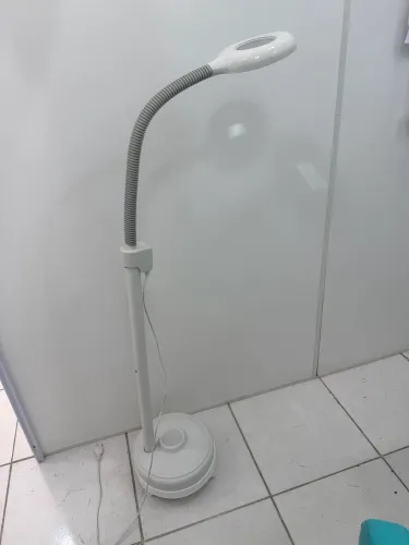 Luminária Estek estética ou podologia