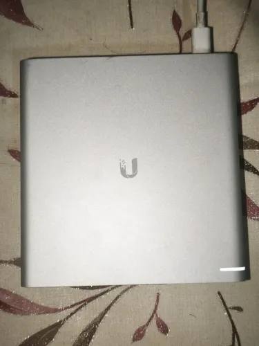 Ubiquiti Unifi Cloud Uck-g2-plus (Usado)
