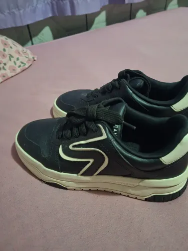 Tênis feminino