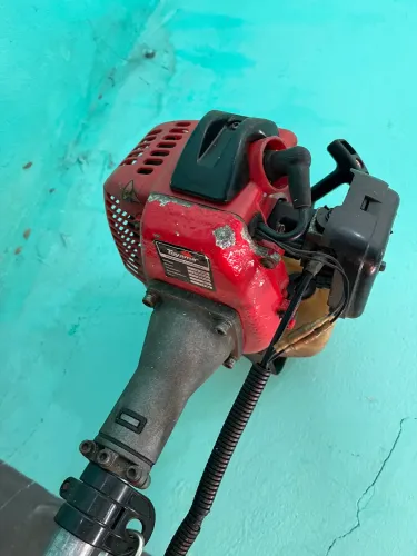 Roçadeira toyama 26cc