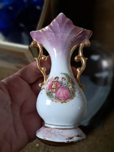 Antigo Vaso de Porcelana Vintage Anos 60 - Cena Galante / Casal Vitoriano