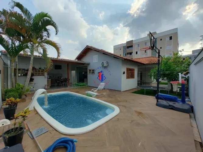 Vendo casa maravilhosa perto do parque da cidade