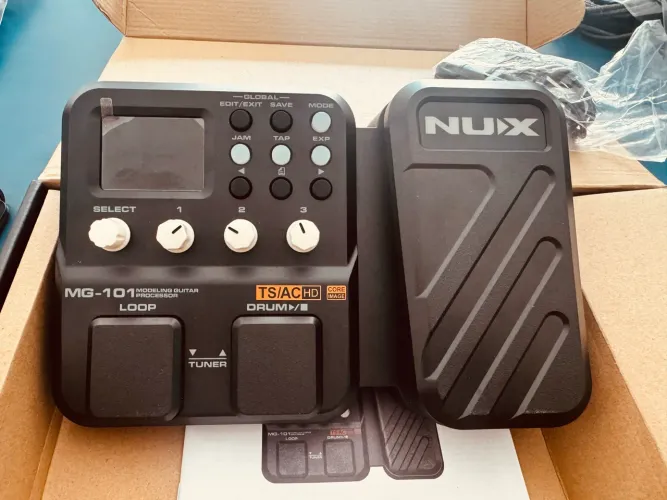 Pedaleira Nux Mg-101