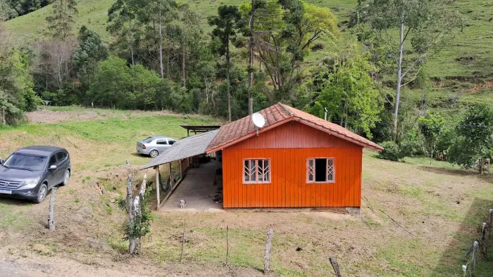 Chácara com riacho Alfredo Wagner -SC