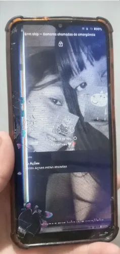 Celular Motorola  troca a  tela   mas ainda tá ligando