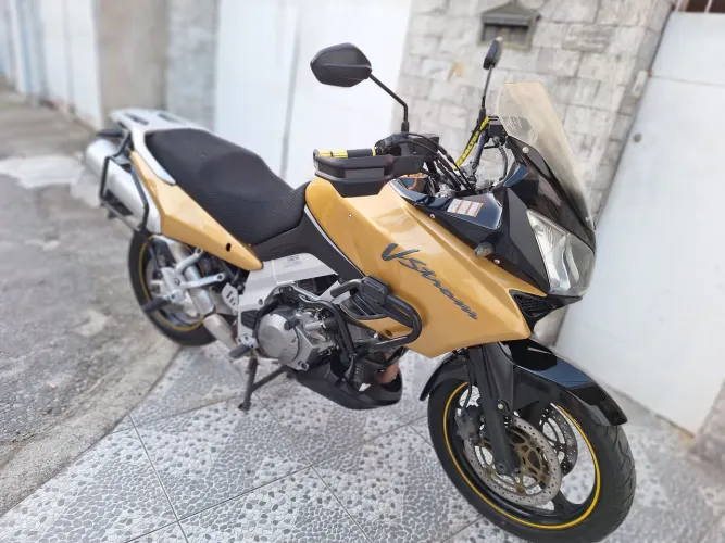 VENDO SUZUKI V-STROM DL 1000 - MOTO PARA EXIGENTES!