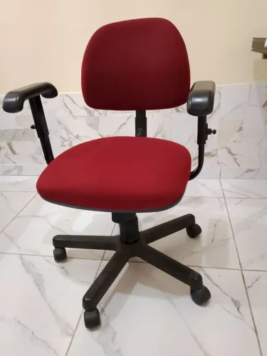 Cadeira de escritório acochoada
