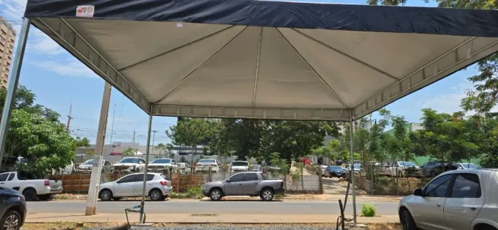 Tenda Piramidal 5x5m em Aço Galvanizado - Nova - Completa