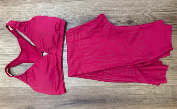 Vendo conjunto da LIVE (calça e top)