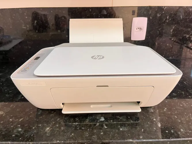 Impressora semi nova com Wi-Fi 