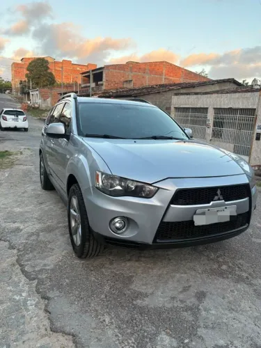 Mitsubishi Outlander 2.0 16V 160cv Aut. 2013