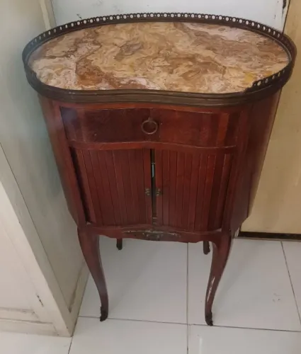 Mesa de antiquário 