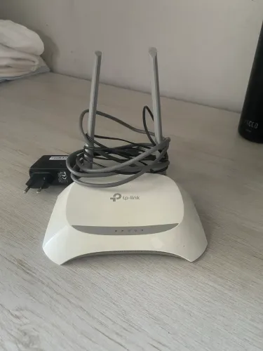 Vendo Roteador de Internet - Motivo: Mudança de Apartamento (Funciona)