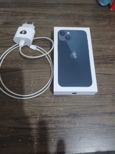 iPhone 13 128 g bateria 87%
