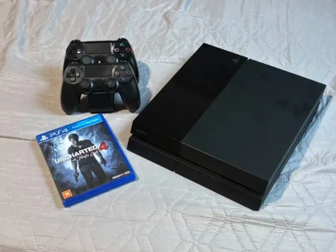 Playstation 4 (PS4) + 2 Controles + Jogo Uncharted 4