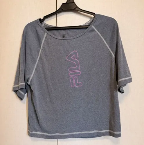 Camiseta FILA, tamanho P, (modelagem grande) 