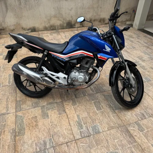 Moto muito nova