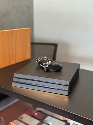 Ps4 pro 1TB, com limpeza e troca de pasta térmica