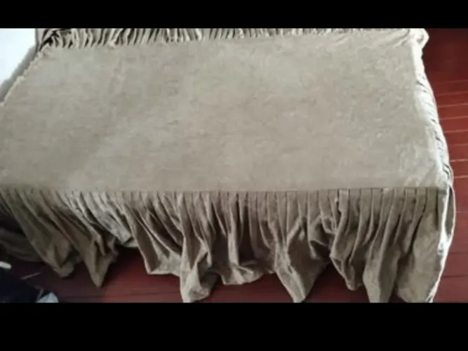 Colcha de solteiro semi nova ,em Suede