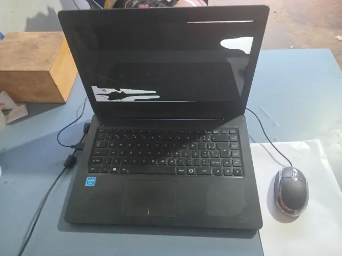 Notebook defeito na tela $180