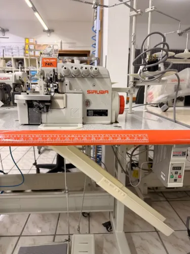 MAQUINA DE COSTURA OVERLOQUE PONTO CADEIA SIRUBA 747l DIRECT DRIVE